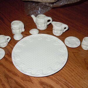 MINIATURE CHRISTMAS SANTA CLAUS CERAMIC TEA SET 8 PC *NEW*
